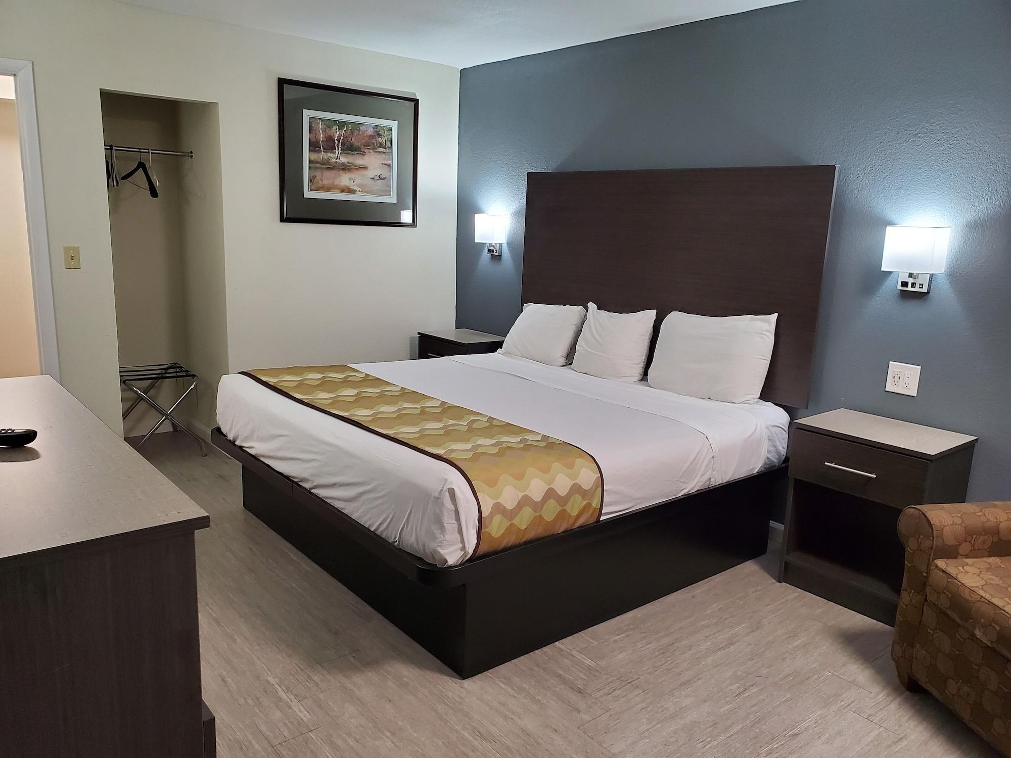 Days Inn By Wyndham Lawton Bagian luar foto