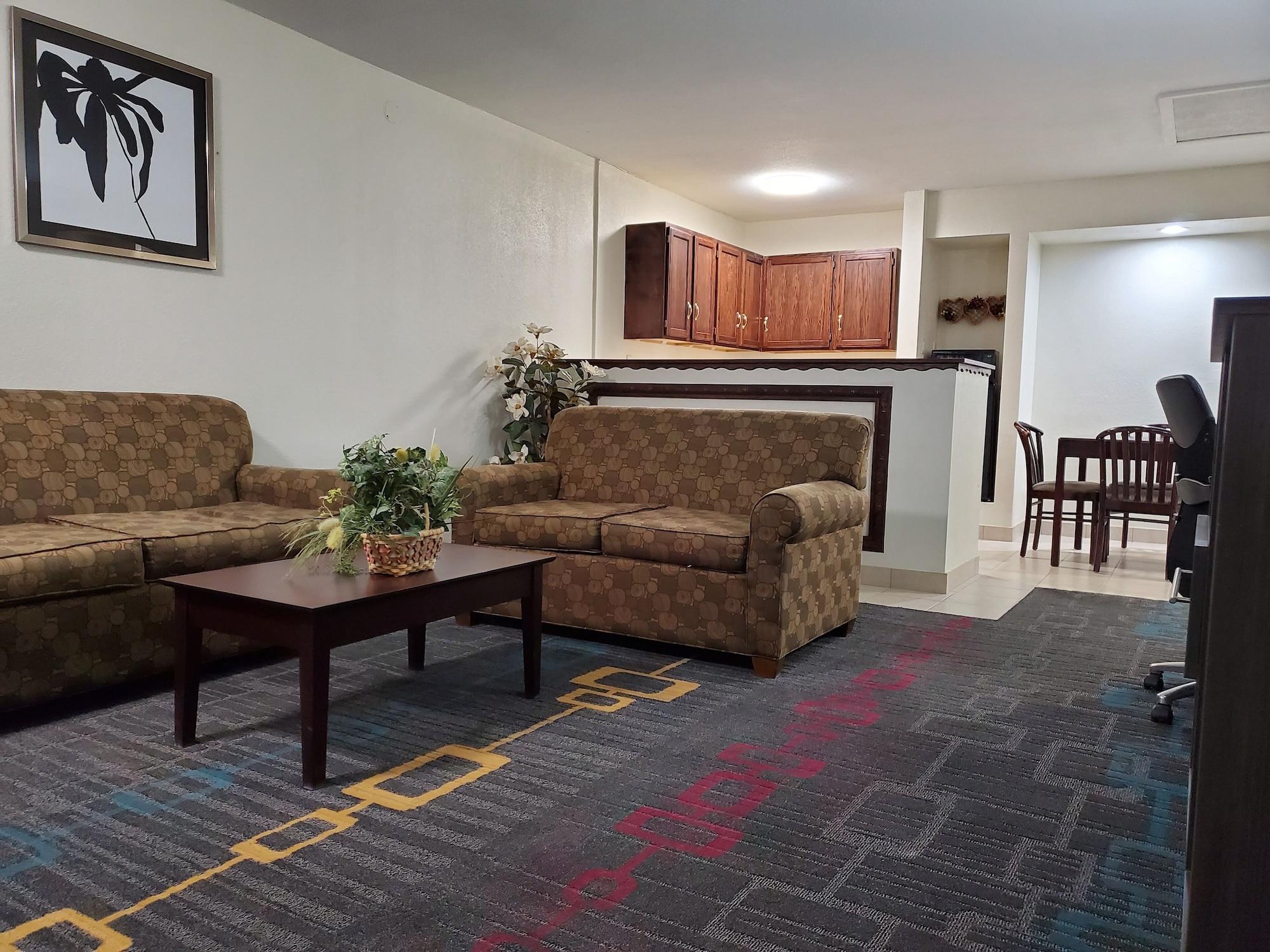 Days Inn By Wyndham Lawton Bagian luar foto