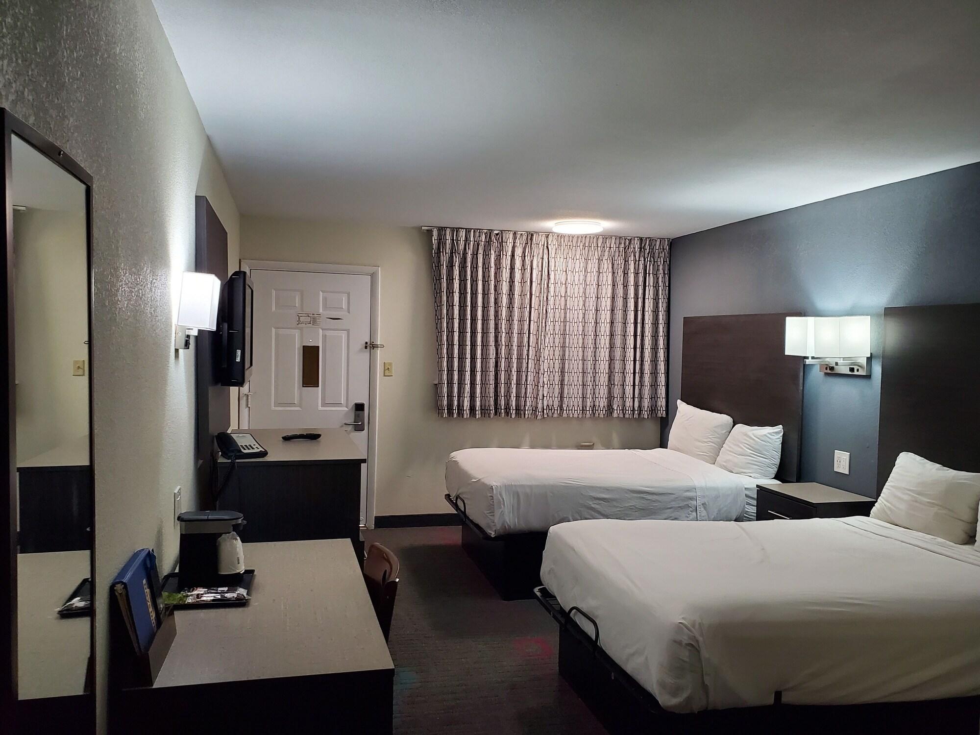 Days Inn By Wyndham Lawton Bagian luar foto