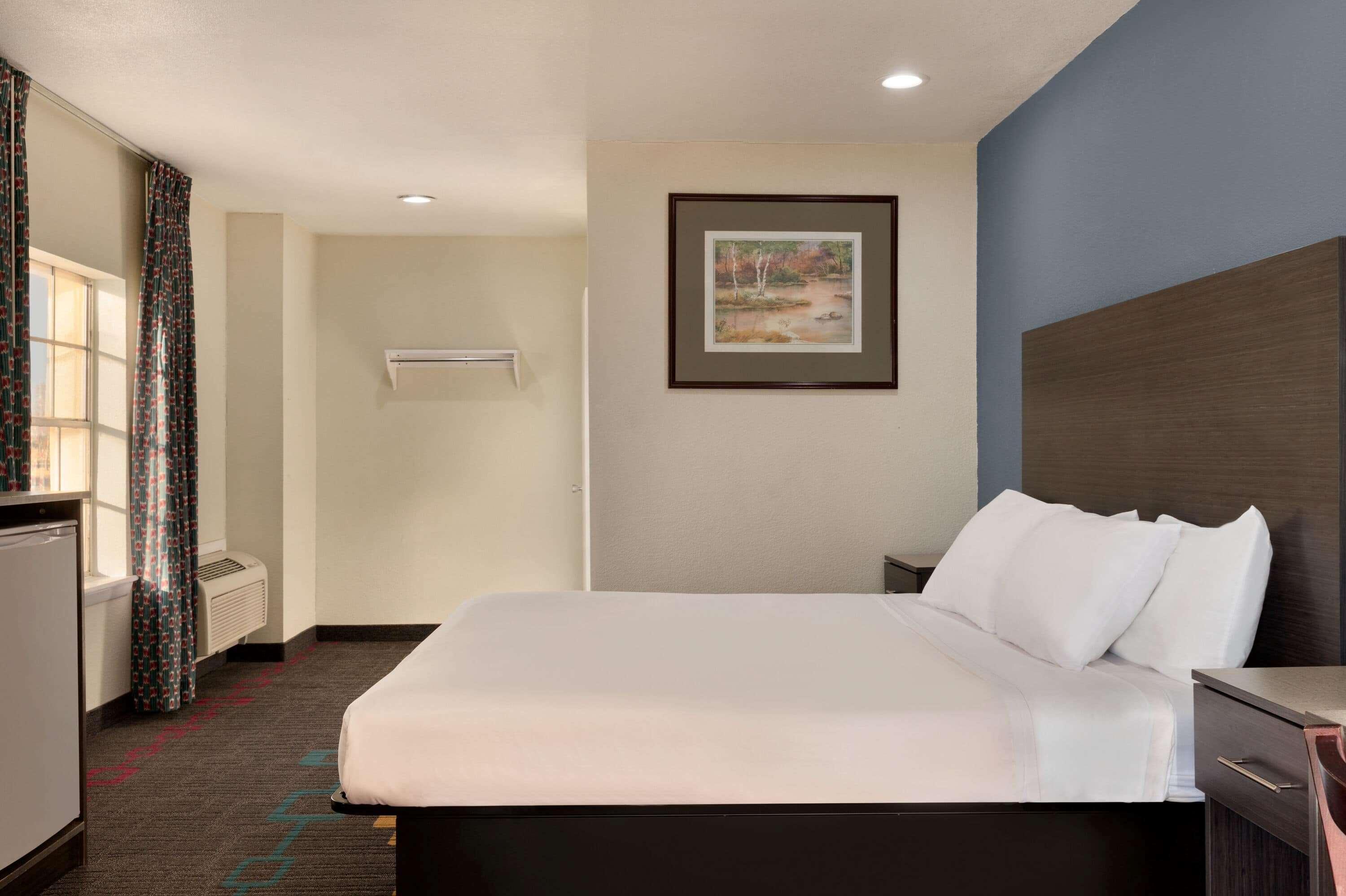 Days Inn By Wyndham Lawton Bagian luar foto