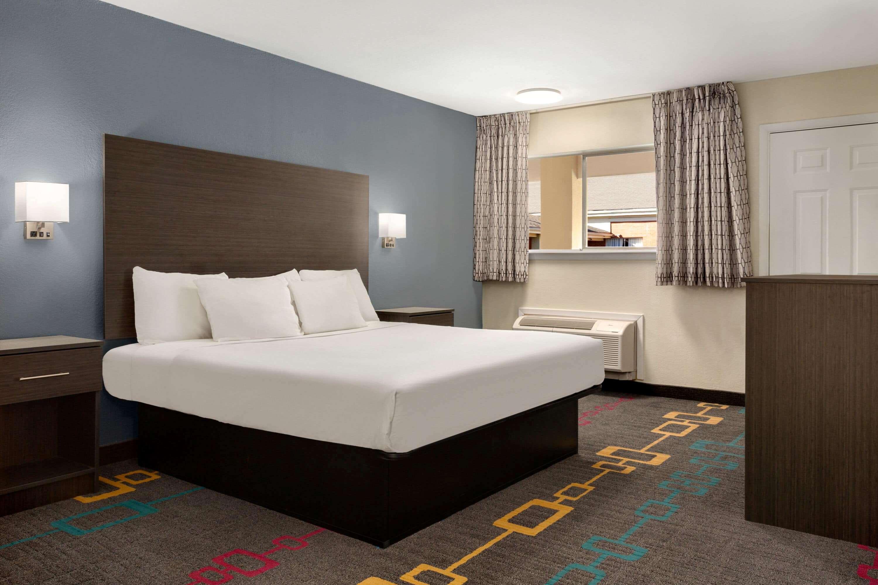 Days Inn By Wyndham Lawton Bagian luar foto