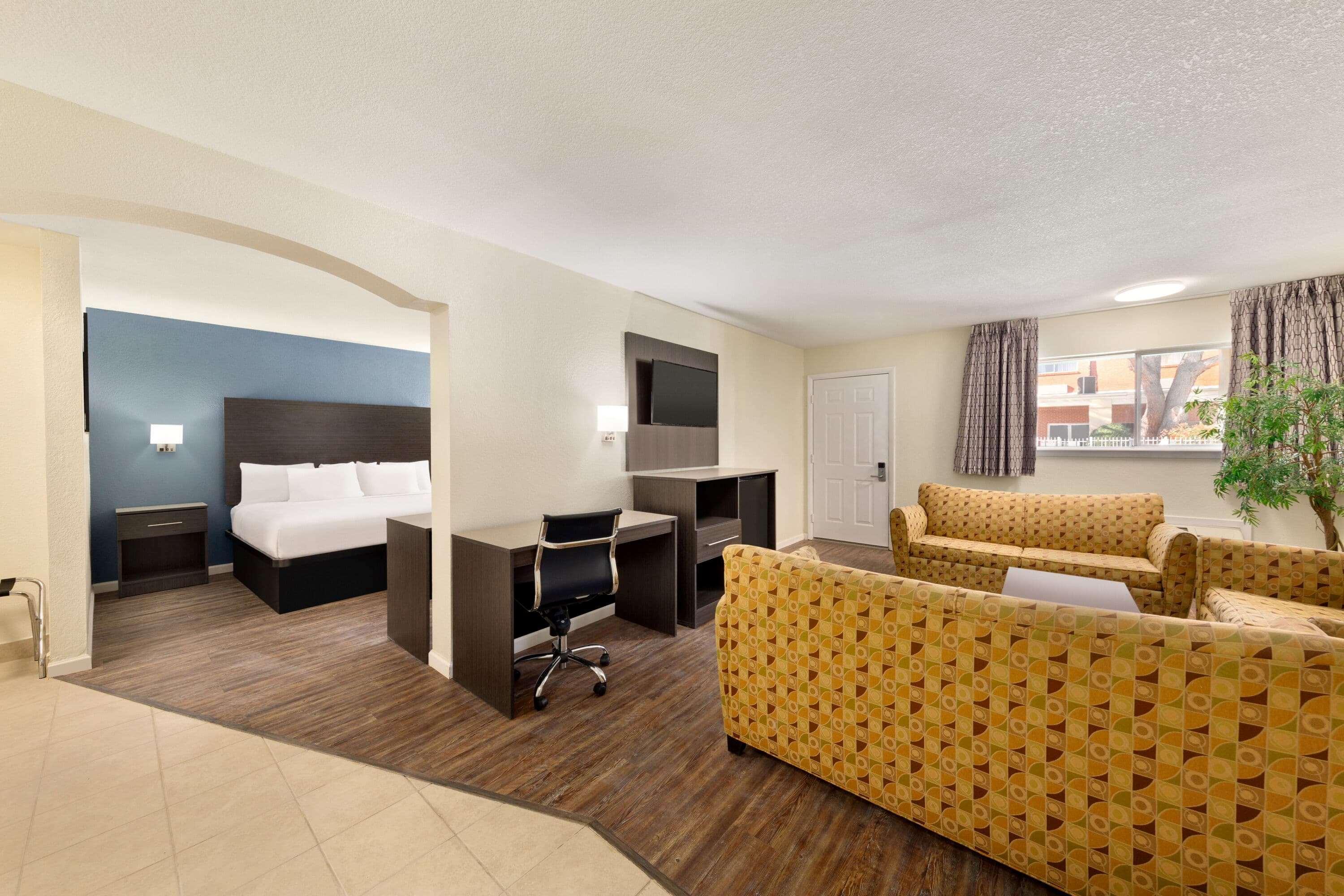 Days Inn By Wyndham Lawton Bagian luar foto